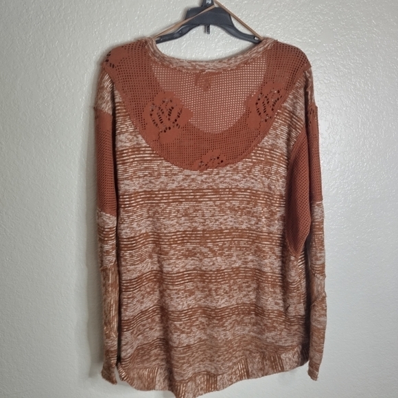 Free people We The Free Cutout Floral Knit Scoop neck Rust Space Dye Top sz S - Picture 6 of 6